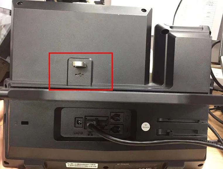Insira o drive USB