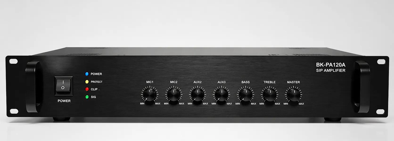 Vista frontal do amplificador SIP BK-PA120A em uma instalação montável em rack de 19 polegadas e 2U